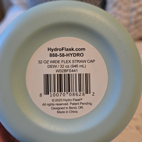 Hydro Flask Light Blue Water Bottle with Flex Sip Lid - Picture 2 of 4